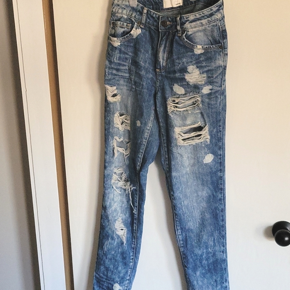 Garage ripped jeans